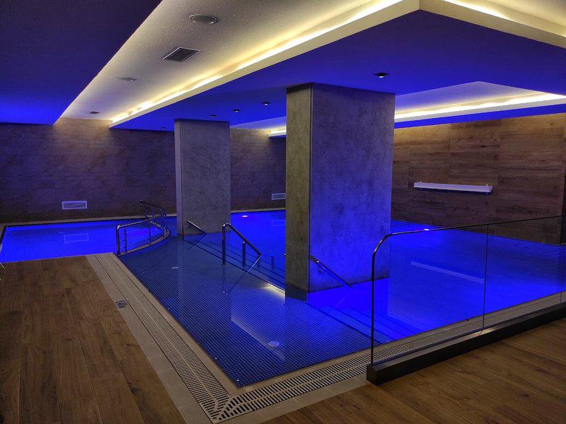 90C1B95AFCFF221B35B92E198EA2BBA4