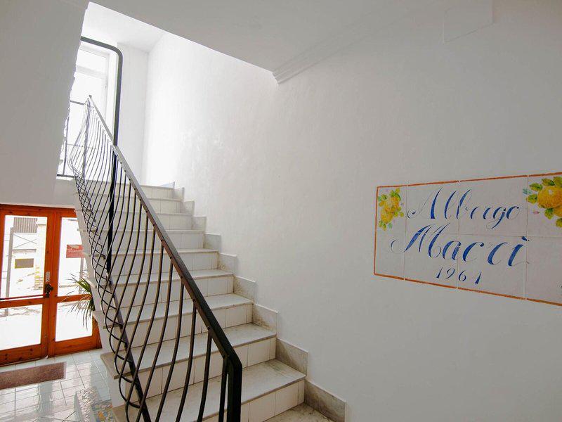 B5528CB5669884E8FDD85A1F56CDEFEA