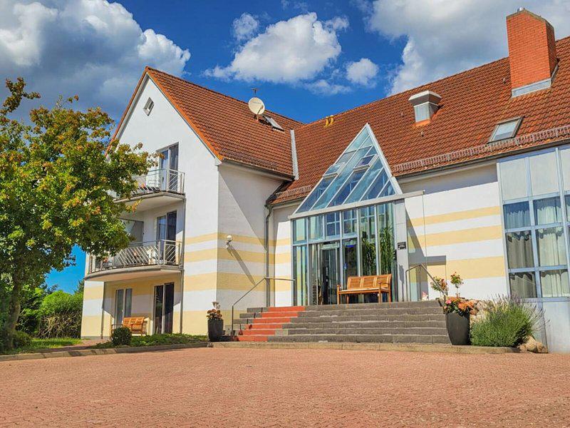 F972A6FDE9D8E6449FC5DDC0F532ABCE