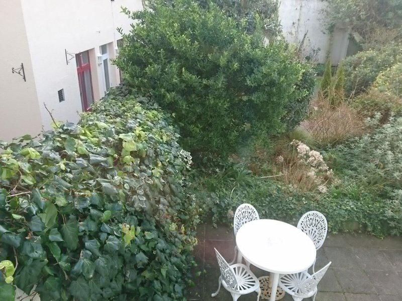 F86DD0A5327C64E3E25A942C7C1F2EB8