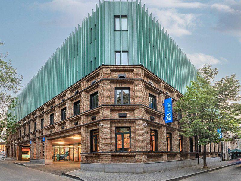 BE3E6B2ECD65F4D1FCC0FF2C22A11037