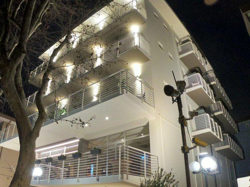 13564DE06D89C8C86E9973297F3BAE44