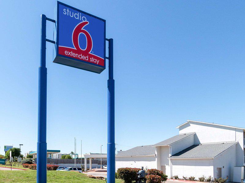 B3E33309D8AE85A460A08D833DCEA8C7