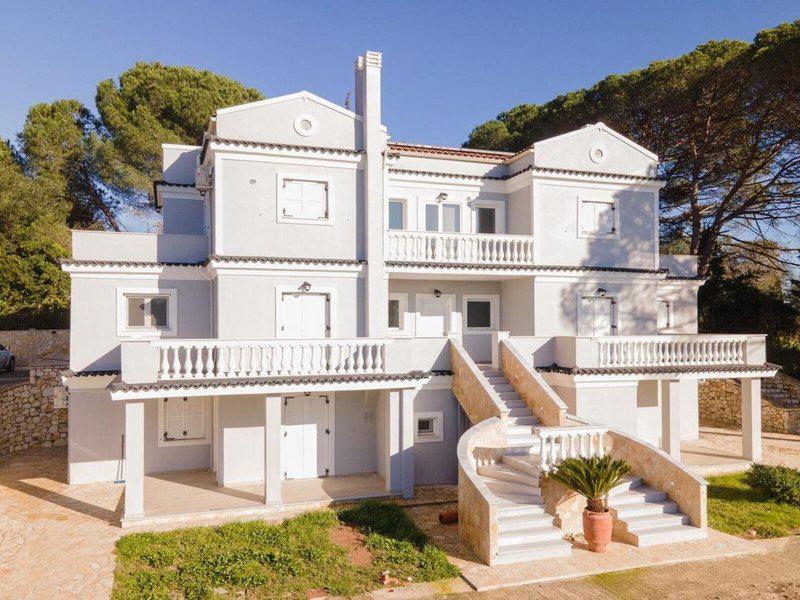 950CBF05B2C04E4AC6A5ED7AE5C28208