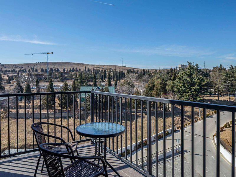 0B16FFEE64226D14F6744CC895BED4DA