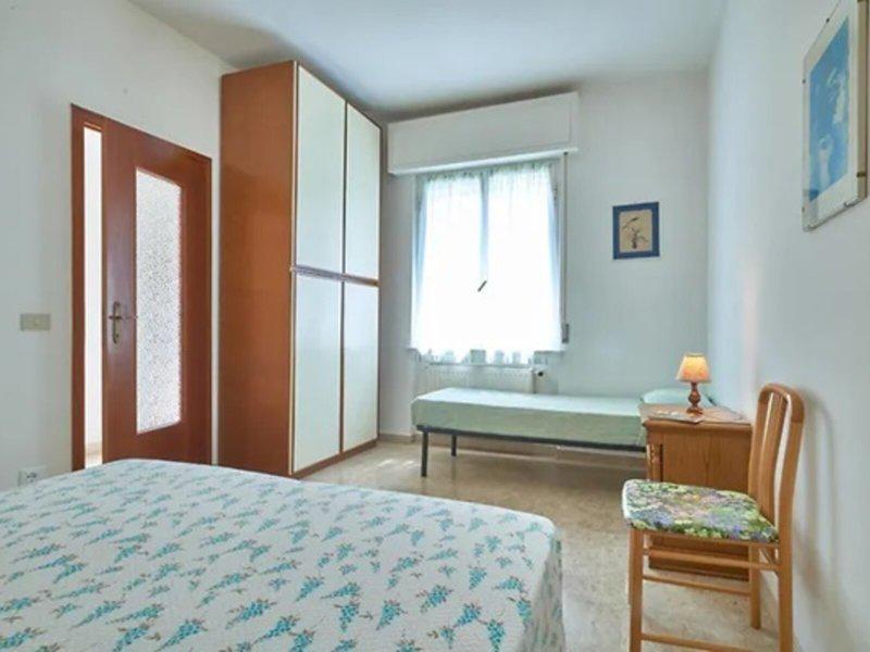 C3E4152F651C6D84BD1D45727368A2E6