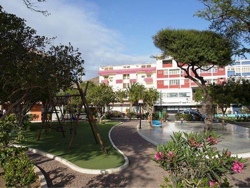 24DA8329456734BF7677A92589DBBC23