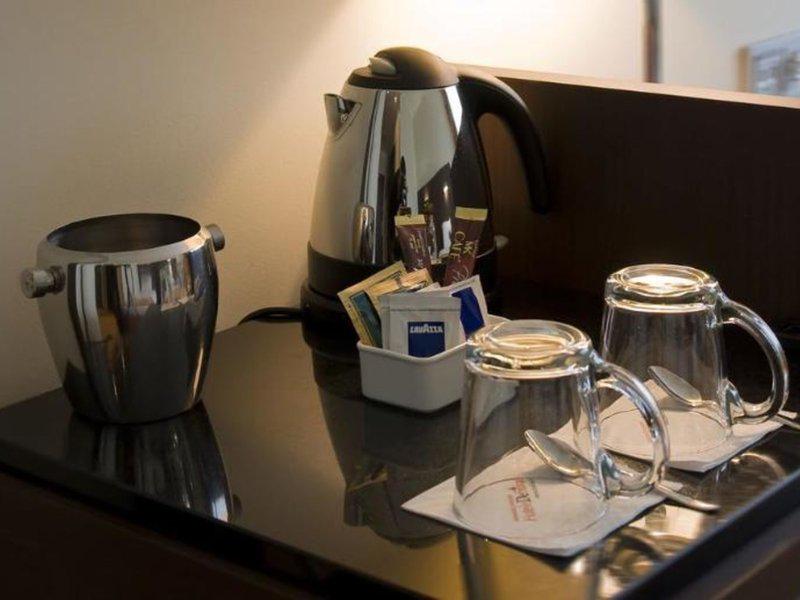 BE131D99C30409F331A6C3B9AFA21F00