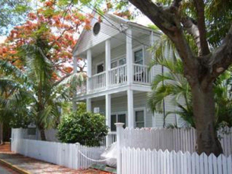 71D2731F30BD2A7B0B55B5F73741829B