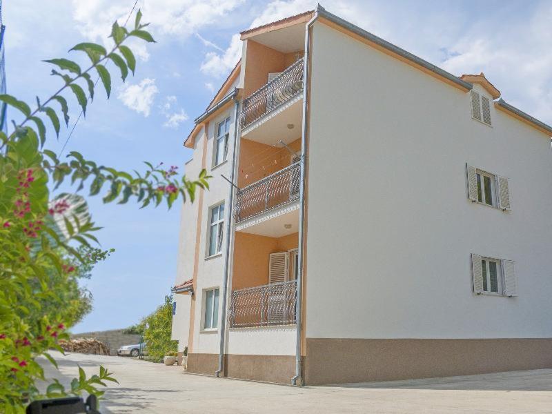 FBD2CD43DECF49A0FB015F5D2CEDBDE0