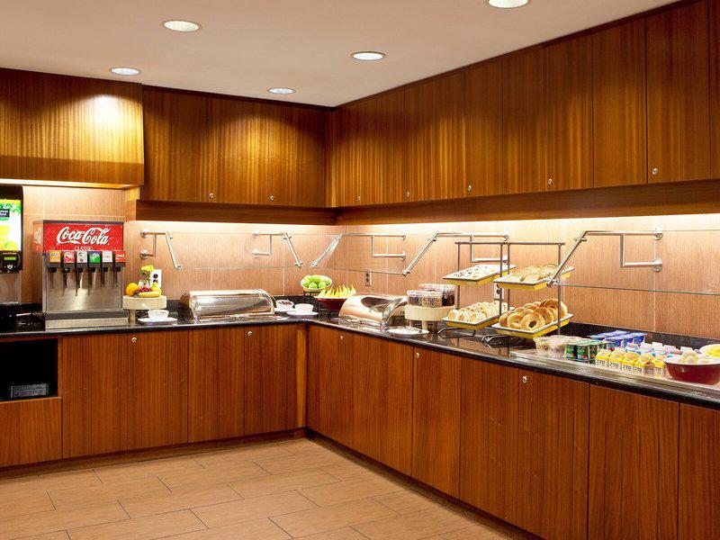 9399E1614125A15624C460705A08B6E3