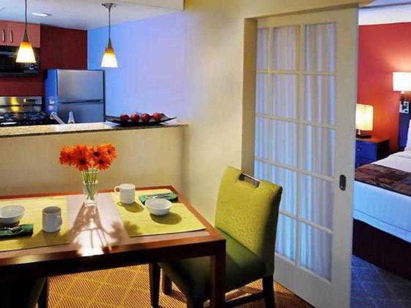 8C3A5C2B4C275B8A552C06C2FA407920