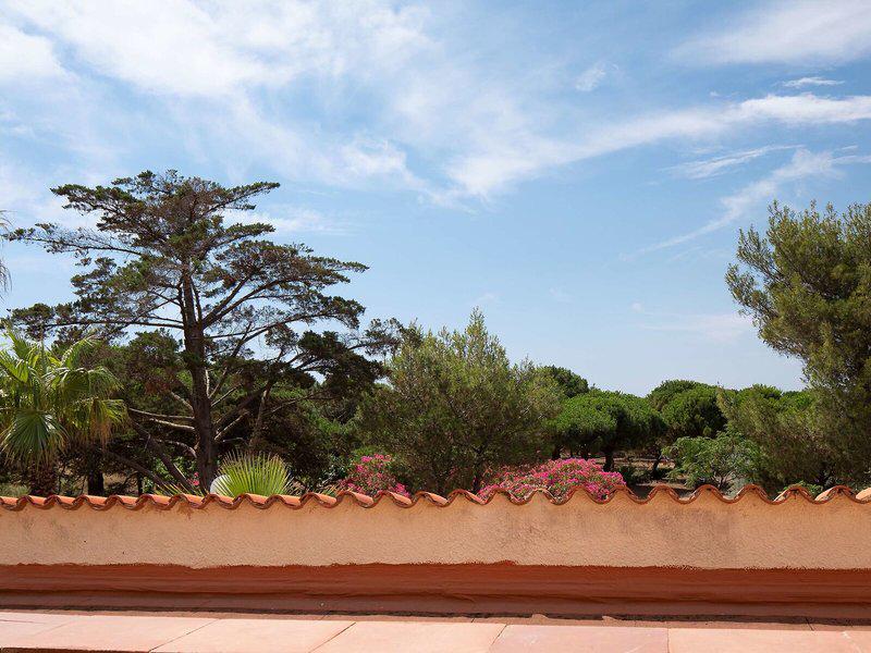 0897115889DC4C529567C43F24763B9E