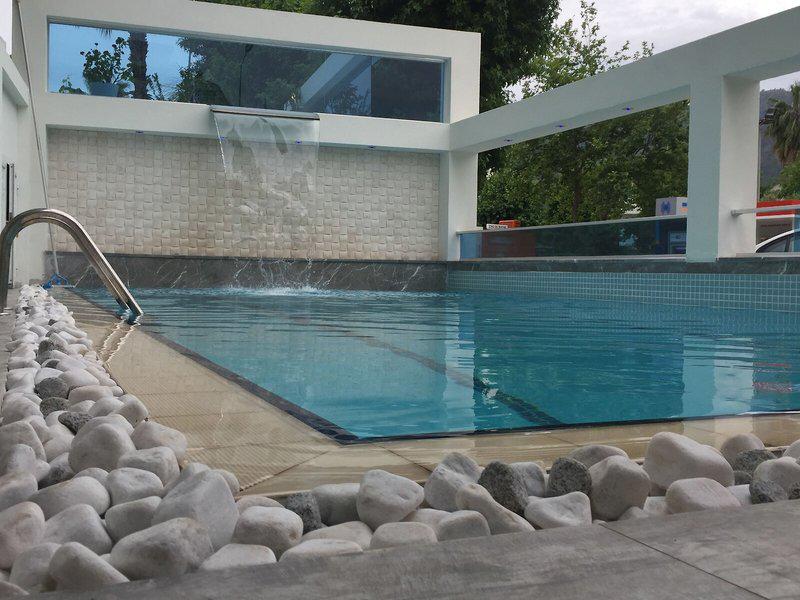 5516E69E32A51C30D2876C83A9C8F9EE