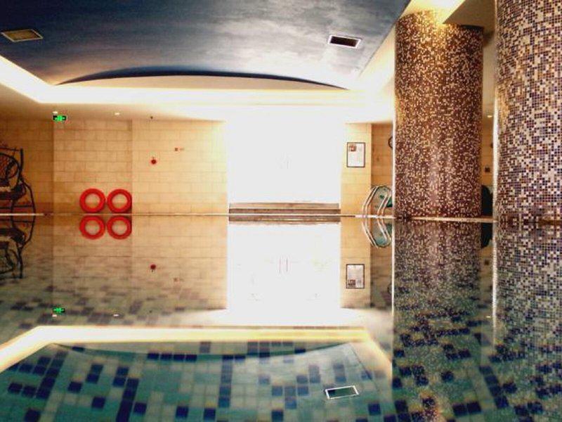 DC42C2EE2454FB73FF7D3E0F8FD7D0D1