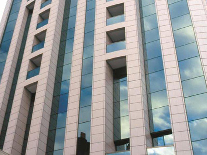 F5EDD1D1D324C96B30AF95750828F03D