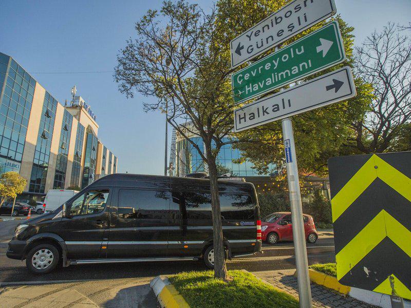 EEB68F815C87275B6D2E94F8887F97E2