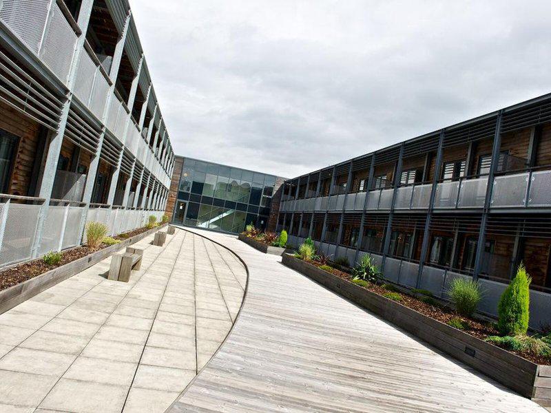 B8FB10B97695A810125A2484ACFC0741