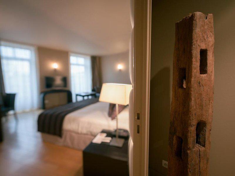 3139F7D370B48846D818D8B1DCB3B79B