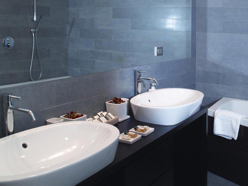 F0D954E6A728A546242E12ABF4CF4C1E