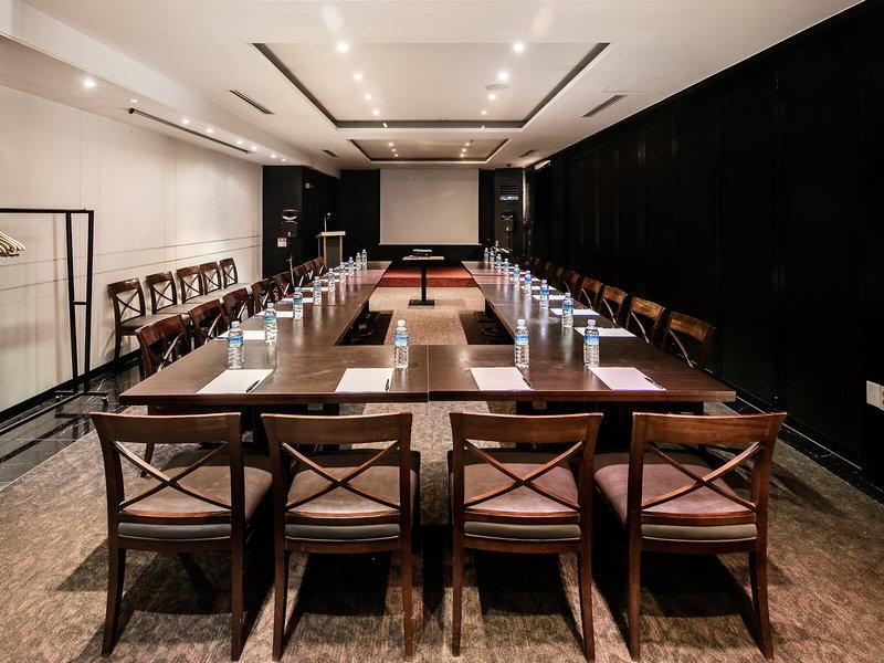 B2021AC6F5E40EAD116A63CD55BB6AFF