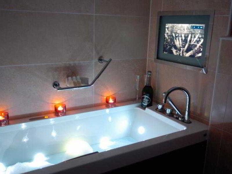 BAB3992FFED3ADFC48B5BF1C964AC109