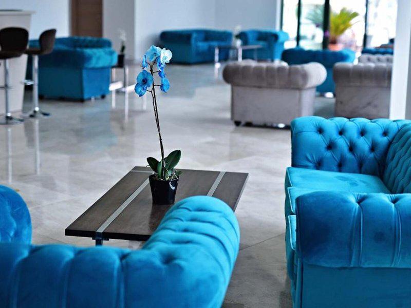 1319D0FD9B642BAEFE9349EF4F5FB3EB