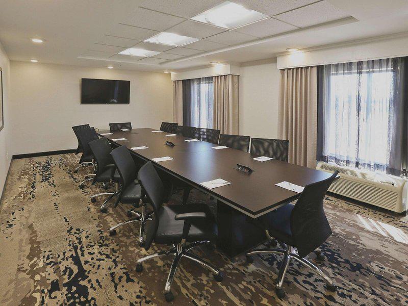 5E0FACBAD62E7D15E0401327A99183A6