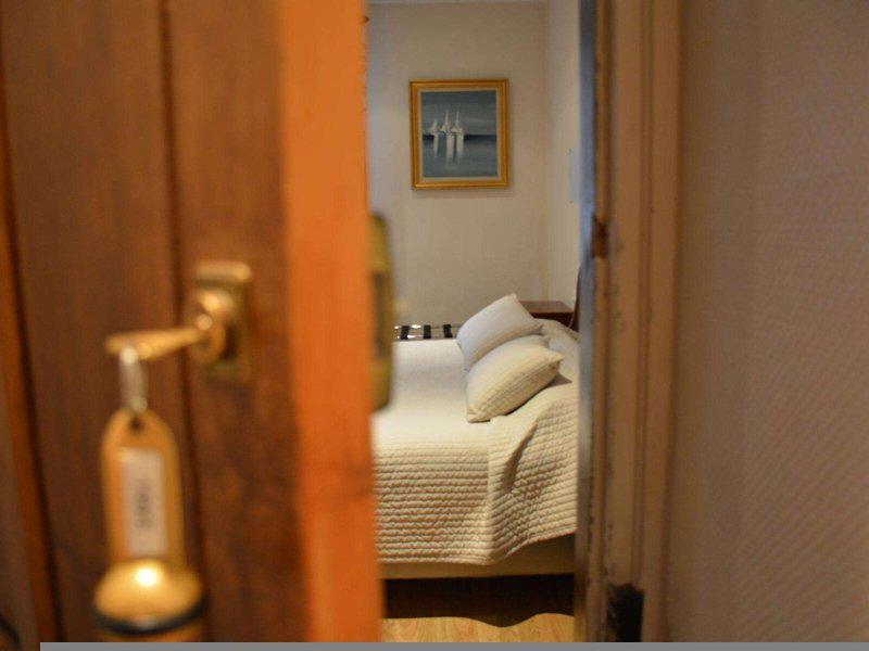 E5C47EB4DE71484F55145496A5516869