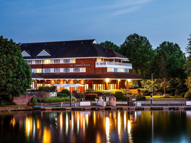 DB0E4DD244574C612C52E283C3FB4B4E