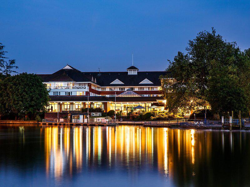 CD2DD9AC6D53BCD39D657E9D7F1A6F06