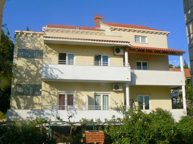 6D995AE29C542E0D4DAEEA834D80FB38