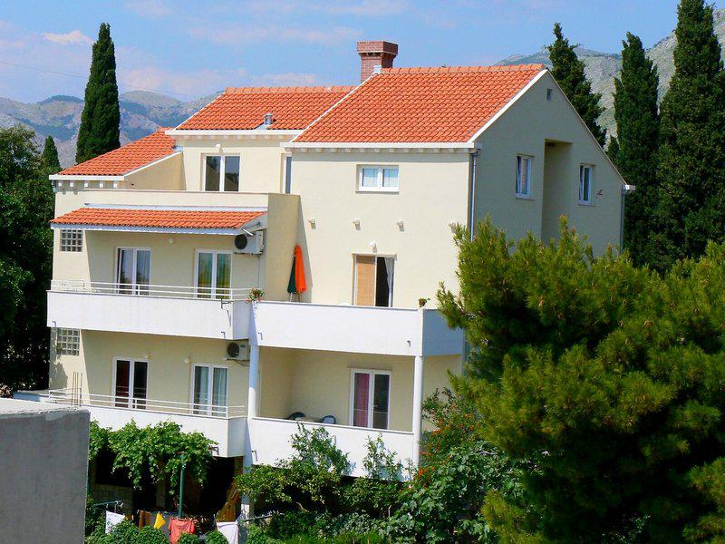 BC3E2DB64FEB375008AF230735A69821