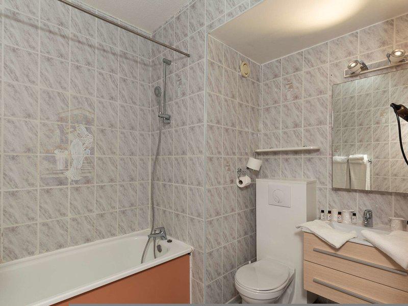 5F0DAB9E174DC1B92EEB444D49BA7D99