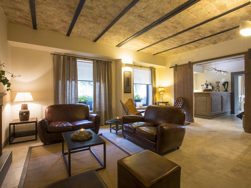 8F39DA029A356A7C12A08153C8567645