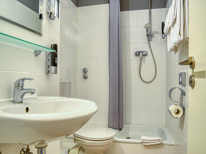 0C379FBE82725F17CB93D9EA1103384F