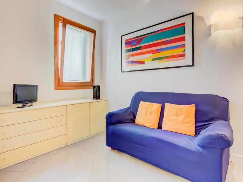 69EE73EE4A19AA94056776286F6102F8