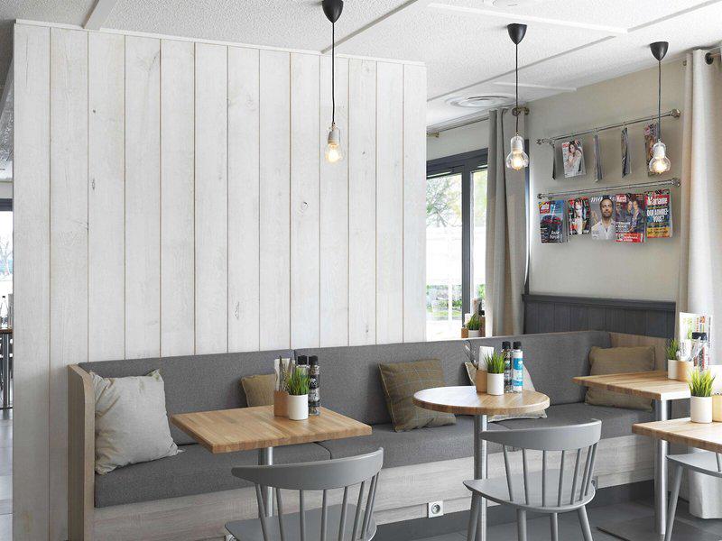 0BE76D19B6E4CEEBAA74003D814F3686