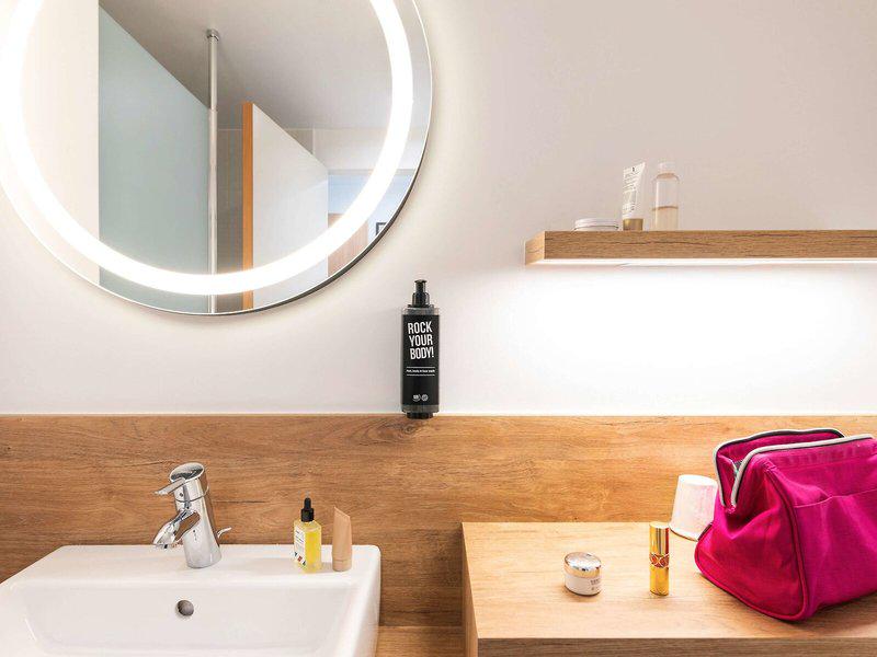 666096AE2CDB831E817754A748042D29