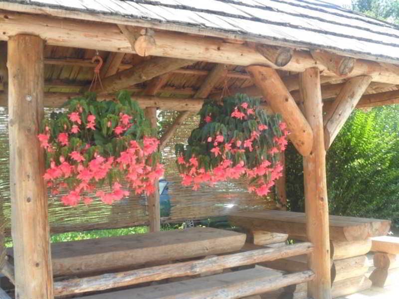 4C7C18146D6EE81E80B94051FF9E450E