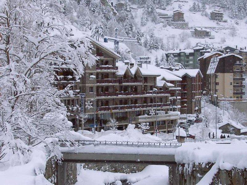 D8D57D7A94356AA90C705E8F34DEBB3B