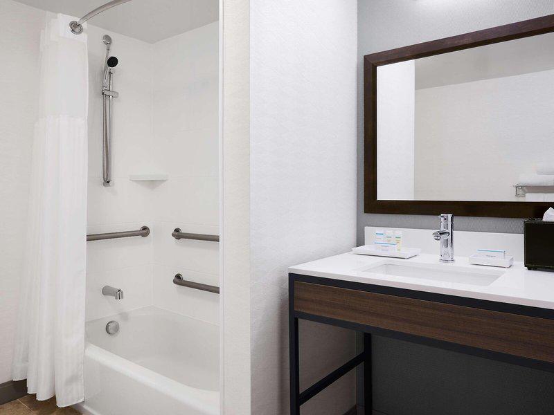 23CD60E3985C28AD9B79C1B54EAC27CC