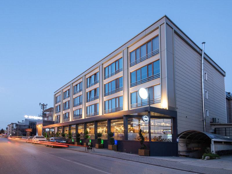 BF3C92D0E401C44574365B7483F6F4A2