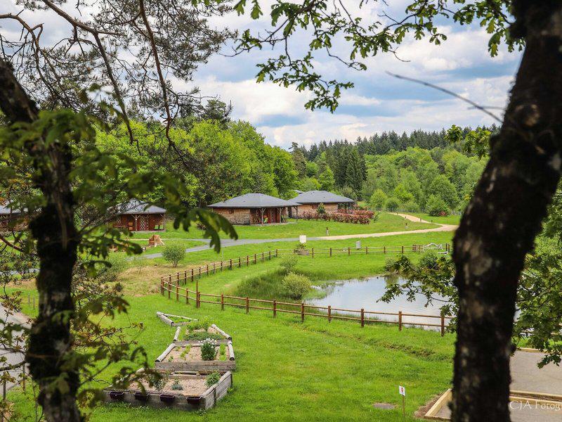 690DE884FAB4A915A565E90023171D34