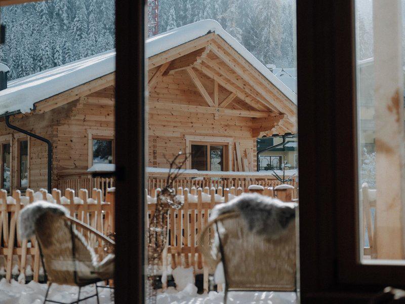 ECC531AD72428DC480EE5924D00256D8