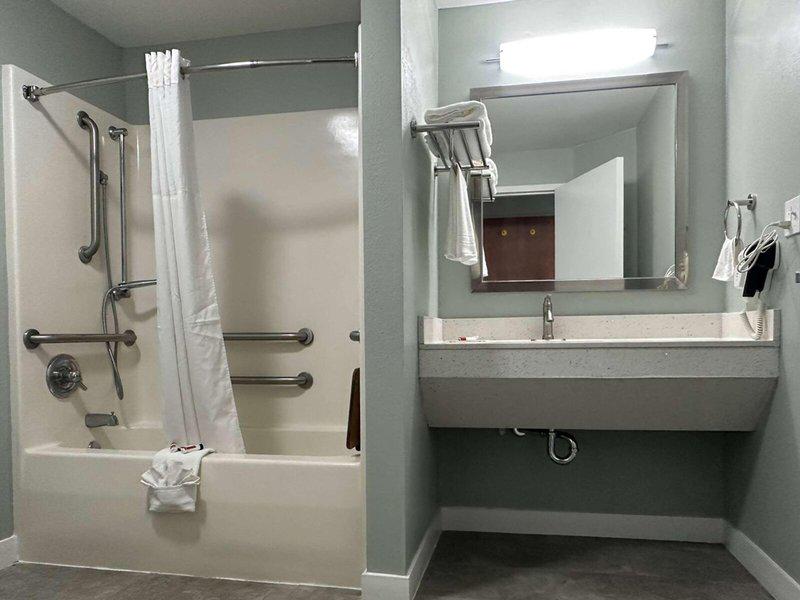 0B0D18E9F77921F503D3D04185C1FCD4