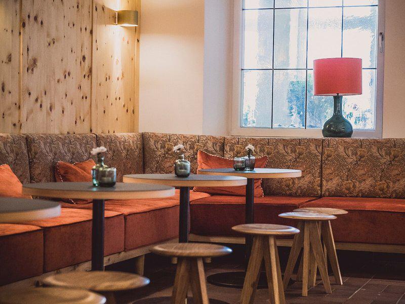 DDC2A578A2696E8415F34C394F36A6CB