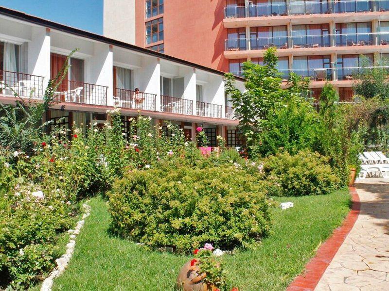 98CFEB7F77406625118D6B0AF71BAA2C