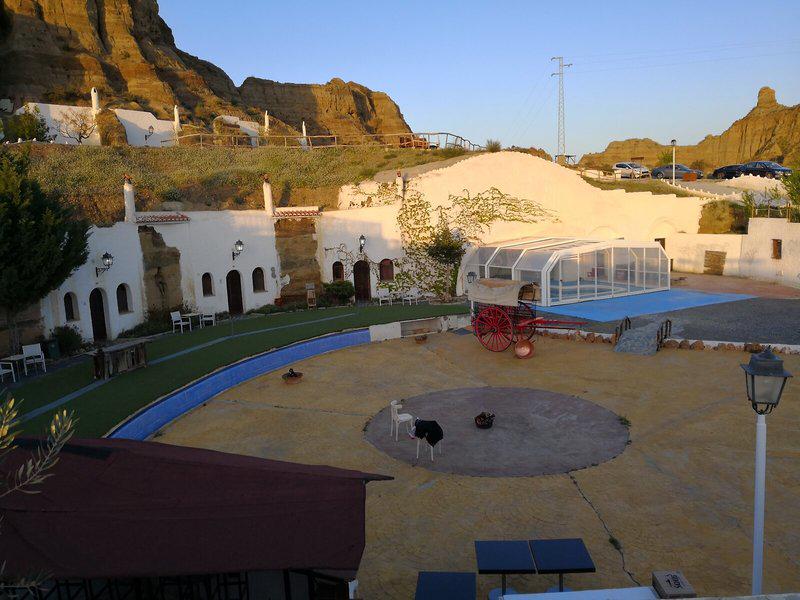 B8321385DC2F4C11A48418E2D4F84F03