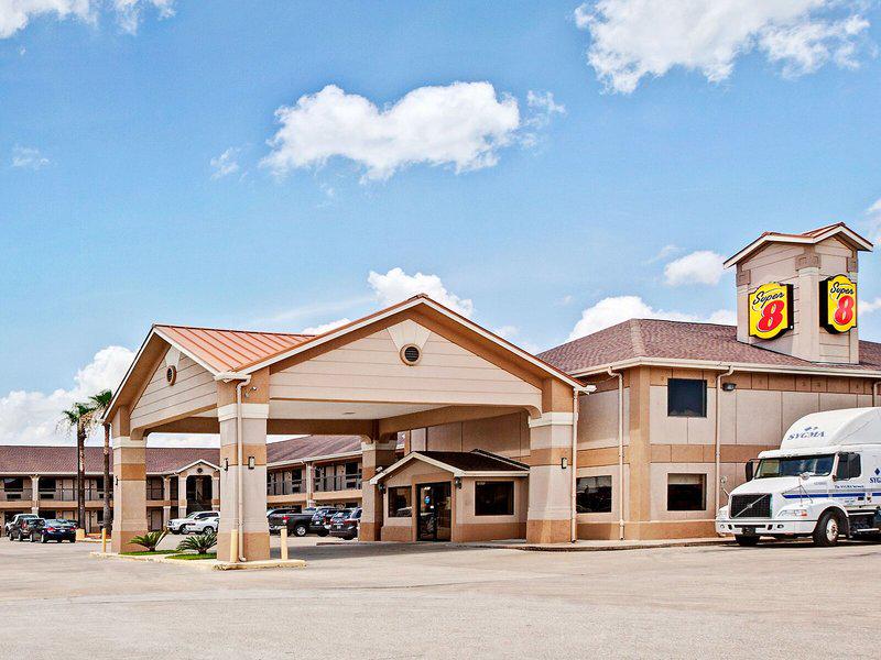 3BC96F9EDF7204CEB256780B284368CE